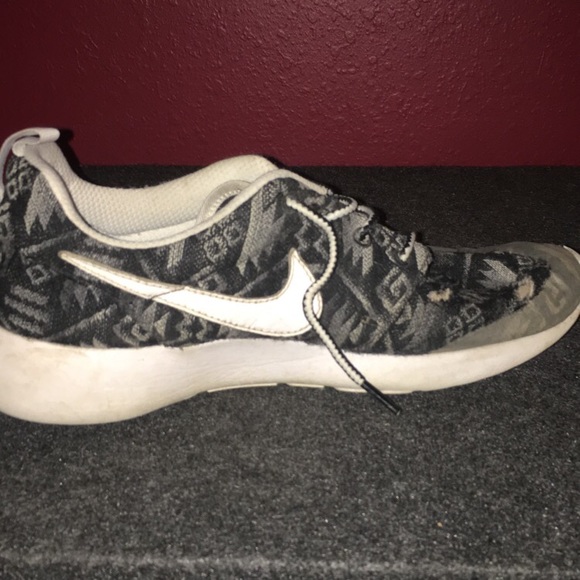 NIKE ROSHE ID - Picture 2 of 3